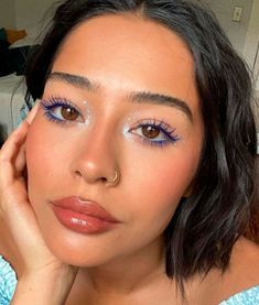 Going to a festival soon and need inspiration to look cute? Here are 50 easy and creative festival makeup ideas in 2023 that you can copy! Cute Going Out Makeup Looks, Eyeliner Looks For Brown Eyes, Simple Color Eyeshadow Looks, Subtle Color Eyeshadow Looks, Eclectic Eye Makeup, Rainy Makeup, Makeup With Sparkles, Festival Makeup Simple, Soft Blue Eye Makeup