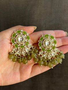 Small sized Kundan jhumkas with high quality stones available in 3 stunning colours! The perfect cute accessory for your next outfit! Kundan Jhumkas, Green Kurti, Indian Jewellery Design Earrings, Indian Jewellery Design, Jewelry Design Earrings, Next Clothes, Design Earrings, Olive Color, Pakistani Wedding