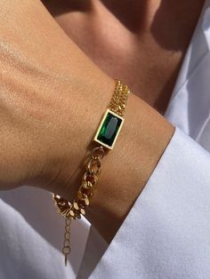 Emerald Green Bracelet, Emerald Crystal, Emerald Bracelet, Gold Armband, Mens Gold Bracelets, Bracelet Dainty, Dainty Bracelet, Gold Bracelet Cuff, India Jewelry