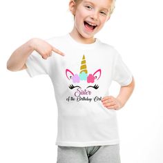 No hay nada como la alegría de tener una familia cerca. Ya sea un evento especial o simplemente un día cualquiera. Hazlo más especial y memorable con estas camisetas familiares a juego con estampado de unicornio. Además, ¿quién necesita un disfraz especial, verdad? Eres todo lo que se necesita. 

















 Características:



 Camisetas suaves, algodonosas y a juego.

 Mangas cortas, estampado de alta calidad.

 Ajuste perfecto para toda la familia.




 Cuidado de las telas:



 Confeccionada en suave tejido de algodón.

 Impresión de alta calidad.

 Se puede lavar a máquina.

 No usa blanqueador.




 Tabla de tallas (pulgadas):

 Pide una talla más grande para mayor comodidad y un mejor ajuste, especialmente si tus medidas están entre tallas.

 Niños: