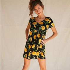 New Medium Black Sunflower Dress, Black Sunflower, Sunflower Dress, New Media, Forever 21 Dresses, 21 Dresses, Forever 21, Sunflower, Mini Dress