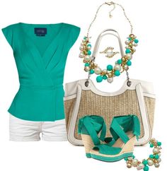 Nice beach attire--time for a beach day--www.floridabeachbums.com Green White Outfit, White Outfit Summer, Mode Rockabilly, Brunch Outfit Spring, Moda Chic, White Outfit, Casual Heels, Looks Chic, Tk Maxx