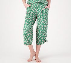 Match these cropped pants with leather sandals for a look that's so casually chic, your vacation attire will be jealous. From Cuddl Duds. Casual Summer Capris With Drawstring, Casual Capris With Elastic Waistband, Casual Capris For Vacation, Casual Vacation Capris, Trendy Summer Loungewear Pants, Comfortable Summer Pants With Drawstring, Comfortable Drawstring Pants For Summer, Spring Relaxed Fit Bottoms With Drawstring, Relaxed Fit Drawstring Bottoms For Spring