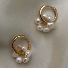 Street Style Jewelry, Pearl Earrings Designs, Jewelry Hacks, Handwriting Necklace, Diamonds And Pearls, Jewellery Brand, Earring Designs