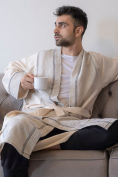 100% Turkish Cotton Kimono robe, unisex bathrobe Highly absorbant, lightweight. Machine washable warm/cold.Hang Dry is best for durability. Small to 3XLarge You may order luxurious gift box via the link below; https://www.etsy.com/listing/916109929/luxurious-gift-boxes?ref=shop_home_active_1&frs=1 Cotton Winter Sleepwear, Winter Cotton Sleepwear For Relaxation, Spring Long Robe For Home, Long Spring Robe For Home, Comfortable Long Spring Sleepwear, Long Sleepwear For Spring Relaxation, Relaxed Fit Long Sleeve Lounging Robe, Long Sleeve Cotton Robe For Loungewear, Oversized Long Sleeve Robe For Lounging