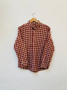 Please notice since we are a very small shop it's not possible for us to accept returns 🌼 Vintage Shirt from the 80s/90s Cotton Flannel Große/ Size for men: M/L for Women: Oversized Length from shoulder to hem: 68cm Length from armpit to armpit: 58cm comfy and ready to wear ! Condition : good vintage condition * We check our clothes before we send them to you 🌼 * Feel free to write us if You have any questions 🌼 *Please always check measurements before buying * If something went wrong and you Grunge Flannel Shirt, Grunge Flannel, Vintage Flannel Shirt, Shirt Flannel, Vintage Flannel, Vintage Cardigan, Streetwear Men Outfits, Vintage Plaid, Something Went Wrong