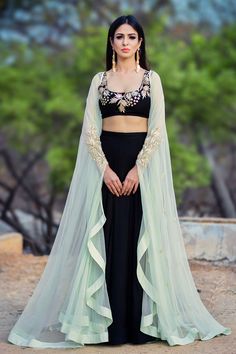 Orang India, Black Lehenga, Gaun Fashion, Indian Party, Indian Dress