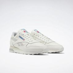 Imagine yourself in a room filled with trophies you earned. That's the spirit behind this pair of Reebok Classic Leather shoes. The side stripes have cracked distressed leather to evoke the timeworn pieces in the trophy room. Everything else stays true to the original '80s icon. Size: 12.  Color: Beige.  Gender: male.  Age Group: adult. Reebok Classic Leather, Mens Trail Running Shoes, Reebok Classics, Hiking Sneakers, Reebok Sneakers, Reebok Club C, Cross Training Shoes, Reebok Classic, Distressed Leather