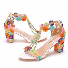 Sizes: 34,35,36,37,38,39,40,41,42,43Material: PUProduct category: fishmouth sandalsShoe head shape: fish mouthMaterial: rubber soleMaterial: PUHeel height: thick square heel 7cm Lace Wedding Shoes, Dream Shoe, Wedding Shoes Sandals, Wedge Wedding Shoes, Pretty Heels, Flower Heels, Wedding Shoes Lace, Flower Sandals, Prom Heels