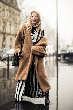 NYLON · Paris Fashion Week Street Style Day 4: Texturize This Blazer White Shirt, Spring Outfits Inspiration, Ladies Outfits, Blazer White, Perfect Coat, Paris Fashion Week Street Style, Best Wedding Dresses, Fashion Week Street Style, City Style