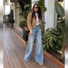 Tan Jeans Outfit, Wide Leg Outfit, Style Wide Leg Jeans, Wide Leg Jeans Outfit, Looks Jeans, Look Jean, Streetwear Mode, Outfit Jeans, Looks Street Style