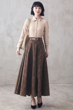 Long Skirt Academia, Wool Long Skirt, Vintage Plaid Skirt Outfit, Dark Academia Long Skirt, Long Skirts Winter, Long Plaid Skirt Outfit, Long Vintage Skirt, Vintage Skirt Outfit, Wool Skirt Outfit