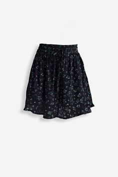 We love this playful skirt with its pretty dark blue florals, perfect for the beach or a day in the sun. This cute floral skirt is both stylish and comfortable. It looks effortlessly chic when paired with a white t-shirt or tank and sneakers and big sunglasses for a fun day out grabbing coffee with friends. Featuring an adjustable drawstring and flared finish, this skirt is great to grab and go! Details:Made from 100% Bemberg™ CrepeElasticated waist with drawstringPockets on both sidesGarment le Travel Pants Women, Travel Skirt, City Wear, Resort Casual, Vacation Outfits Women, Womens Dress Tops, Formal Wear Women, Big Sunglasses, Travel Clothes Women