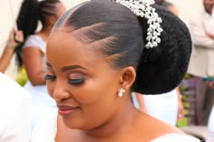 Pony Hairstyles For Bride, Kwanjula Hairstyles, Gel Bolla Hairstyles, Nigerian Bridal Hairstyles, Trendy Updo Hairstyles, Updo Hairstyles For Black Women, Black Bridesmaids Hairstyles, Children Hairstyles