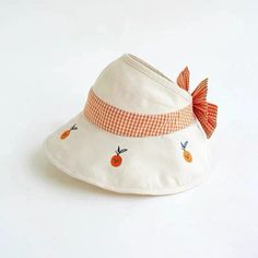 Material: Cotton Size: S: Head size 46-50cm(fit for kids 1-3 years old)M：Head size 50-54cm(fit for kids 4-7 years old) Cute orange/cheery sun hat with removable strap for your little one! This hat is a must have for summer time! The big hat brim(9.5cm) will help to protect your little one in an all around way. This hat is made with high quality cotton that is soft and breathable! Super eye catching when your kid wear it!An ideal gift for kids! Leather Beret, Baby Orange, Knit Beret, Personalized Hats, Hat Beret, Old M, Big Hat, News Boy Hat, Beret Hat