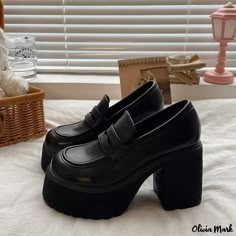 Olivia Mark - Mary Jane Platform High Heels - Classic Leather Loafers with Thick Soles for added Height Woman Uniform, Platform Mary Jane Shoes, High Heel Loafers, Mary Jane Platform Shoes, Zapatos Mary Jane, Mary Jane High Heels, High Heels Black, Loafers Women, Women's Uniforms