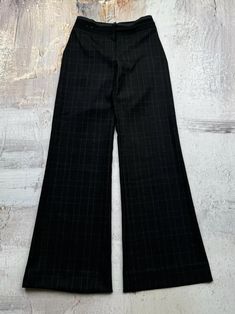 Cop. Copine Vintage Flare Striped Pants Size: 36 Waist: 13.39in/34cm Inseam: 31.5in/80cm Leg Opening: 11.81in/30cm Front Rise: 9.06in/23cm Hip: 16.14in/41cm Condition: 9/10; Used, has signs of wear. Please check all photos. Delivery worldwide with tracking. Dispatch within 24 hours after payment. And it usually takes 7-21 business days. Vintage Flare, Striped Pants, Trousers Women, Capri Pants, Ukraine, Capri, Art Collection, Bathing Beauties, Display Homes