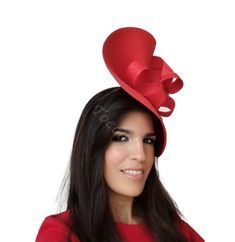 Ascot Red fascinator hat for woman. This ladies wedding hat red has been decorated with an elegant red bow that creates a beautiful draw. It is an elegant red derby fascinator that you can wear for Melbourne Cup, Polo Cup, Kentucky derby, Royal Ascot horse races, weddings, cocktails, Tea Party... It is mounted on a headband that allows to tilt the hat to the liking of each one. The fascinator has been hand sewn. If you would like to change any colors or items of the hat please contact us to meet Elegant Evening Holiday Hats, Elegant Fitted Mini Hats For Holiday, Red Top Hat For Formal Spring Occasions, Elegant Fitted Costume Hats And Headpieces For Holidays, Elegant Mini Hats For Wedding And Holiday, Red Fascinator For Kentucky Derby Wedding, Red Fascinator For Wedding At Royal Ascot, Red Fascinator For Wedding At Kentucky Derby, Red Summer Fascinator Hat