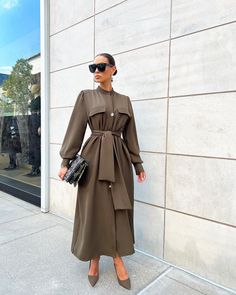 High Neck Cardigan Long Sleeve Elegant Dress Fall Shirt Dress With Pockets For Work, Fall Workwear Shirt Dress With Pockets, Chic Fall Shirt Dress With Pockets, Knee-length Khaki Dress For Fall, Khaki Knee-length Dress For Fall, Khaki Knee-length Fall Dress, Winter Collared Dresses With Pockets, Khaki Dresses With Buttons For Fall, Casual Dresses With Stand Collar For Workwear