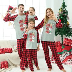 Christmas pajamas with funny print and black red combination design, full of Xmas atmosphere. Christmas home wear never expires.You and your family can wear matching pajamas on Christmas Eve, Christmas morning, or Christmas party. Great gift for your family and friends, to strengthen the parent-child relationship between family members. Specifications: Xmas pajamas come in different sizes to choose from for the whole family The material is comfortable, skin-friendly, and breathable, Warm and del Family Matching Pjs, Baby Buffalo, Christmas Pjs Family, Blazer Plus Size, Quirky Christmas, Matching Family Christmas Pajamas, Family Pjs, Family Pajama Sets, Christmas Jammies