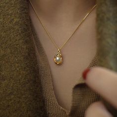 Neckline: Pendant Necklaces

Sleeve Style: N/A

Style: Classic

Release Date: 2023

Waistline: N/A

Fabric Type: N/A

Age: 18-40

Season: N/A

Gender: Women Gold Jewelry Women, Chic Y2k, Pearl Necklace Gold, Cooler Style, Gold Ring Designs, Gold Pearl Necklace, Boho Floral Dress, Pearl Pendant Necklace, Jewelry Women