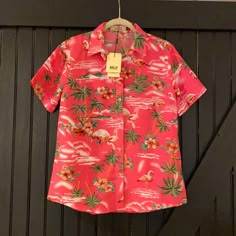 Fun Fun Fun This Spring Summer Hot Pink Hawaiian Shirt Size M Brand New With Tags Pink Tropical Print Short Sleeve Blouse, Tropical Hawaiian Shirt, Hawaiian Shirt Outfits, Hawian Shirt, Pink Shirt Outfit, Weekend Getaway Outfits, Satin Styles, Hibiscus Shirt, Hawaiian Shirt Outfit