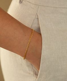 This gorgeous bracelet is perfect to live in. It's durable, adjustable, and so cute in a stack or alone. 14k gold filled, safe for sensitive skin & to shower in. Measures approximately 6.25 inches with an adjustable extension up to 6.75 inches. Available in smaller or larger lengths, as well as sterling silver. Email info@belladaar.com to place a custom order. Adjustable Minimalist 14k Gold Filled Charm Bracelet, Adjustable Dainty 14k Gold Bracelet, Adjustable Dainty 14k Gold-filled Bracelet, Dainty Adjustable 14k Gold Filled Bracelet, Adjustable Simple Jewelry For Everyday, Adjustable 14k Gold Tarnish-resistant Bracelet, Everyday Resizable 14k Gold Filled Jewelry, Adjustable Gold Charm Bracelet For Everyday, Adjustable Rose Gold Charm Bracelet For Everyday