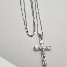 Brand New Sterling Silver 925 Cross Necklace Lookin' To Add Some Serious Sparkle To Your Style? This Sterling Silver 925 Cross Necklace Is The Perfect Piece To Complete Any Outfit - It's Intricately Designed With Gemstones And Cubic Zirconia Stones And Has A Length Of 18"! Plus, You'll Get A Free Jewelry Bag To Keep It In For Safekeeping. Shine On! Silver Statement Jewelry, Pearl Bar Necklace, Floral Statement Necklace, Pearl Charm Necklace, Green Stone Necklace, Diamond Bar Necklace, Crucifix Necklace, Silver Cross Necklace, Embroidered Necklace