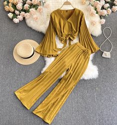 Chic Pleated Spring Sets, Chic Solid Color Wide Leg Sets, Chic Wide Leg Solid Color Sets, Weather Wear, Business Attire, Two Piece Outfit, Warm Weather, Wide Leg Pants, Top Styles