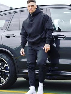 Sporty Outfits Men, Male Muscle, Hoodie Outfits, Black Wear, Suit Man, Outfit Hoodie, Track Suit Men, Mens Style Guide, Hoodie Set