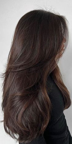 brown hair color, brunette hair color, hair color ideas, hair color trends, hair color ideas 2023, brown hair colors, brown hair with highlights, brown hair balayage Dark Chocolate Brown Hair, Pelo Cafe, Dark Brunette Hair, Brown Hair Looks, Chocolate Hair, Chocolate Brown Hair