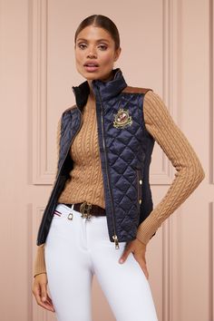 Italy Wardrobe, Equestrian Outfit, Executive Style, Quilted Gilet, Equestrian Style, Diamond Quilt, Outfits Casuales, Preppy Style