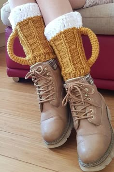 Crochet Beer Mug, Crochet Beer, Beer Socks, Socks Crochet, Oktoberfest Outfits, Circular Knitting Machine, Beer Theme, Style Socks, Hand Knit Socks