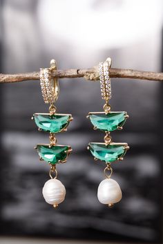 Incredibly stylish emerald green earrings with real freshwater pearls in the art deco style for your celebration, be it a wedding, anniversary, just a gift to your loved one :) Retro jewelry from the 1920s This is a very beautiful handmade gift made with love in France for each of you :) Pay attention!! Since the pearls are real, they do not have the same diameter and shape, which makes the earrings even more unique for you :) Follow the link below to see more jewelry for your special day. https Green Wedding Jewelry, Emerald Green Art, Wedding Jewelry Gold, Dangle Pearl Earrings, Real Pearl Earrings, Green Art Deco, Emerald Green Earrings, Earrings Emerald, Deco Earrings