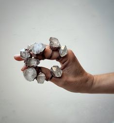 Rings made with Herkimer DIAMOND tips. Each stone and every ring is different from the others. During the slow plating process, the copper envelops the stone in an unpredictable and fascinating way, making each piece unique and unrepeatable. There are nine rings, the size indicated in mm refers to the internal diameter of the ring, while the US size is the corresponding American one. A ring size 19 mm (9US) B ring size 18mm (8US) C ring size 15mm (5US) D ring size 20mm (10US) E ring size 15mm (5 C Ring, Herkimer Diamond Ring, Raw Stone Jewelry, Raw Crystal Ring, Raw Gemstone Jewelry, Raw Diamond, Herkimer Diamond, Copper Plated, Raw Gemstones