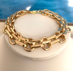 FREE SHIPPING! Gold or Silver Mixed Double Oval Link Chunky Chain Bracelet With Lobster Claw Clasp Choose your custom size choice. Link size: 12x19mm Thickness: Approx 5mm This bracelet is so beautiful! Lux Jewelry, Chunky Gold Bracelet, Bracelets Design, Purple Gift, Real Gold Jewelry, Horse Jewelry, Link Chain Bracelet, Moonstone Bracelet, Pretty Bracelets