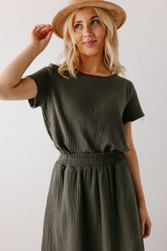 Crafted from lightweight cotton gauze fabric, the 'Cassandra' top exudes a casual yet sophisticated feel that is perfect for any occasion. Whether you're strolling through the farmer's market on a sunny weekend morning or enjoying a brunch with friends, this versatile top is your new go-to choice. Pair with your favorite denim skirt with some comfy sandals for a casual day out or tuck into into a flowy maxi skirt for a touch of sophistication. Exclusively designed by us with you in mind! 100% Co Spring Daywear Peasant Top With Relaxed Fit, Spring Short Sleeve Cotton Gauze Tops, Spring Cotton Gauze Short Sleeve Tops, Casual Summer Top With Elastic Waistband, Casual Tops With Elastic Waistband For Summer, Spring Relaxed Fit Cotton Gauze Tops, Relaxed Fit Cotton Gauze Tops For Spring, Spring Cotton Gauze Tops With Relaxed Fit, Casual Cotton Gauze Short Sleeve Tops