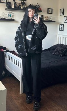 Comfy Alt Outfits Winter, Alt Airport Outfit, Comfy Witch Outfits, Mid Size Goth Fashion, Goth Airport Outfit, Casual Spooky Outfits, Goth Turtleneck Outfit, Goth Comfy Outfits