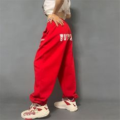 Made from top-quality polyester and cotton materials, these loose sweatpants for women complement your carefree personality perfectly. Featuring a straight fit that is further enhanced by their flat front design, these hip-hop bottoms come with an elastic waist that ensures you stay comfortable for hours. Adorned with pockets that not only look great but are super convenient too, this trendy streetwear is a must-add to your collection!Specifications Waist Type: MID Style: Casual Season: Spring/A Loose Sweatpants, Sweatpants For Women, Streetwear Pants, Trendy Streetwear, Front Design, Fashion Pants, Women's Casual, Season Spring, Cotton Material