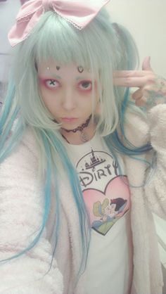 Halloweenský Makeup, Goth Shirt, Tokyo Street Fashion, Pastel Goth Fashion, Pastel Grunge, Hair Color Pastel, Yami Kawaii, Pastel Decor, Pastel Fashion