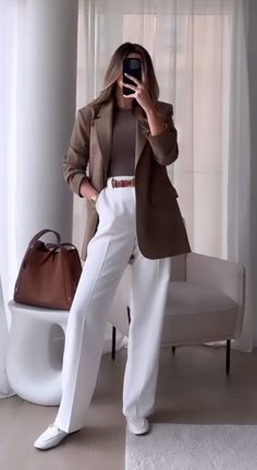 Vibrant Outfits, Professional Outfits Women, Chique Outfits, Business Outfits Women, Stylish Work Attire, Brown Blazer, Casual Day Outfits, Classy Work Outfits