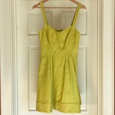 Zac Posen Yellow Brocade Cocktail Dress. Size 4. Never Worn. New With Tags. Length Is Above The Knee. Color Is Noted As Chartreuse. Unique But Very Much A Yellow Tone. Corset Style Top, That Flairs Out At The Hip. Has Pockets!! Gorgeous Dress. Sleeveless Jacquard Mini Dress For Summer, Sleeveless Jacquard Mini Dress, Spring Jacquard Mini Dress For Cocktail, Chic Jacquard Summer Dresses, Spring Cocktail Mini Dress In Jacquard, Summer Cocktail Jacquard Dresses, Summer Evening Jacquard Mini Dress, Sleeveless Jacquard Summer Dress, Spring Jacquard A-line Dress