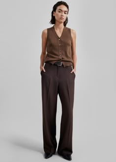 Nisha Pintuck Trousers - Brown Brown Pinstripe Pants Outfit, Brown Trouser Outfit, Pintuck Trousers, Brown Trousers Outfit, Pinstripe Pants Outfit, Brown Slacks, Capsule Dressing, Outfit Essentials, Brown Pinstripe