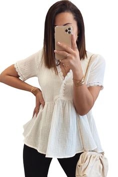 White Scalloped Trim Buttons Crinkled Peplum Top Chic Crinkle Texture Blouse For Day Out, Peplum Top Outfits Casual, Peplum Top Outfits, Peplum Design, Crinkled Fabric, Peplum Designs, Shift Pattern, White Fashion Casual, Peplum Tops