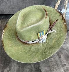 One of a kind wide brim hat  - Size 58cm Green Wide Brim Felt Hat For Beach, Green Short Brim Hat Bands For Rodeo, Green Flat Brim Hat For Country Events, Green Hat Bands For Rodeo With Short Brim, Green Western Hat Bands For Kentucky Derby, Western Green Hat Bands For Kentucky Derby, Green Wide Brim Western Hat, Green Fedora For Country Events, Green Wide Brim Felt Hat For Festival