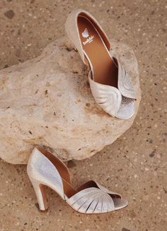 Details and care.Description : Heeled Sandals Paloma..Material : 100% Leather.Heel height : 0.1 cm / 0 '.Color : milos_beige.Size & measurements : Fits true to size, take your normal size..Product code : BBBBB7RUBEINA1AA00 Bobbies Shoes, Heeled Sandals, Paloma, Leather Heels, Shoe Collection, Women's Shoes, Sandals Heels, Heel Height, Women Shoes