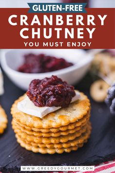 A round cracker topped with a slice of cheese and serving of cranberry chutney. Fresh Cranberry Recipes Gluten Free, Apple Cranberry Chutney Recipe, Cranberry Chutney Recipe Thanksgiving, Thanksgiving Cheese Board, Cranberry Chutney Recipe, Thanksgiving Food Crafts, Sweet Potato Dishes, Ginger Chutney, Cranberry Chutney