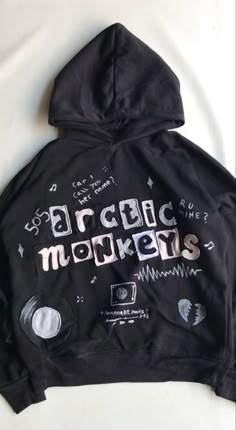 Arctic Monkeys Sweater, Hoodie Design Aesthetic, Arctic Monkeys Fit, Artic Monkeys Concert Fit, How To Sew A Hoodie, Arctic Monkeys Clothes, Diy Hoodie Ideas, Arctic Monkeys Hoodie, Hoodies Aesthetic Girl