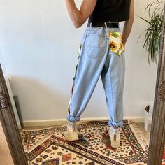 New Trend Sunflowers Printed Light Blue Jeans fit women young Girls soft denim long pant patchwork Harem hight waist jeans Size Chart s(cm) Length 93 waist 70 m(cm) Length 94 waist 74 l(cm) Length 95 waist 78 xl(cm) Length 96 waist 82 2xl(cm) Length 97 waist 86 3xl(cm) Length 98 waist 90 4xl(cm) Length 99 waist 94 If you don't know how to choose size, please contact us. Note Different styles of pants have different waist sizes. Please check the size chart before placing an order. Trendy High Rise Patchwork Jeans, Trendy Light Wash Patchwork Jeans, Trendy High Waist Patchwork Jeans, Trendy High-waist Patchwork Jeans, High Rise Patchwork Jeans For Summer, Summer Denim Bottoms With Floral Patchwork, Summer Denim Pants With Patchwork, Summer Denim Patchwork Pants, Summer Patchwork Denim Pants