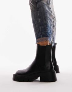 Sko fra Topshop Det her er Topshop Trækflap, så det er let at tage dem på Elastiske indlæg Rund tå Chunky sål Middelhøj blokhæl Chunky Chelsea Boots, Sacs Tote Bags, Chelsea Boot, Trainer Heels, Wide Jeans, Cardigans, Ballet Pumps, White Trainers, Black Shirt Dress